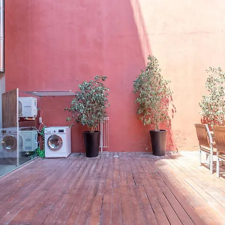 - Pool Terrace In Center *