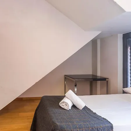 Apartment - Pool Terrace In Center Barcelona