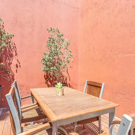 - Pool Terrace In Center *